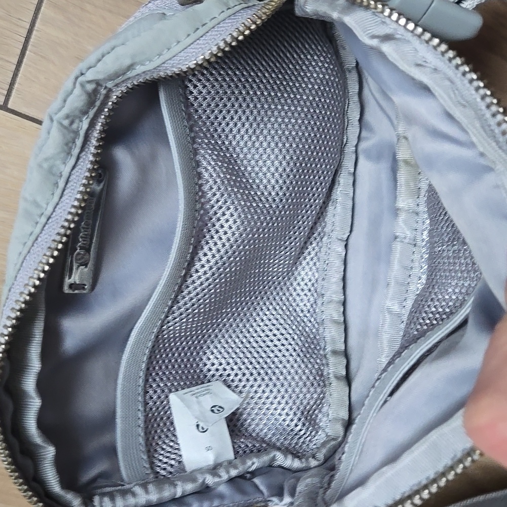 Lululemon Everywhere Belt Bag In Light Grey - Picture 4 of 5